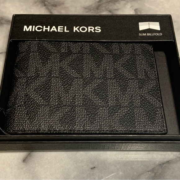 MICHAEL KORS MEN'S "JET SET" GENUINE "MK" BLACK LEATHER PASSCASE WALLET  $98 NWT - Picture 2 of 7